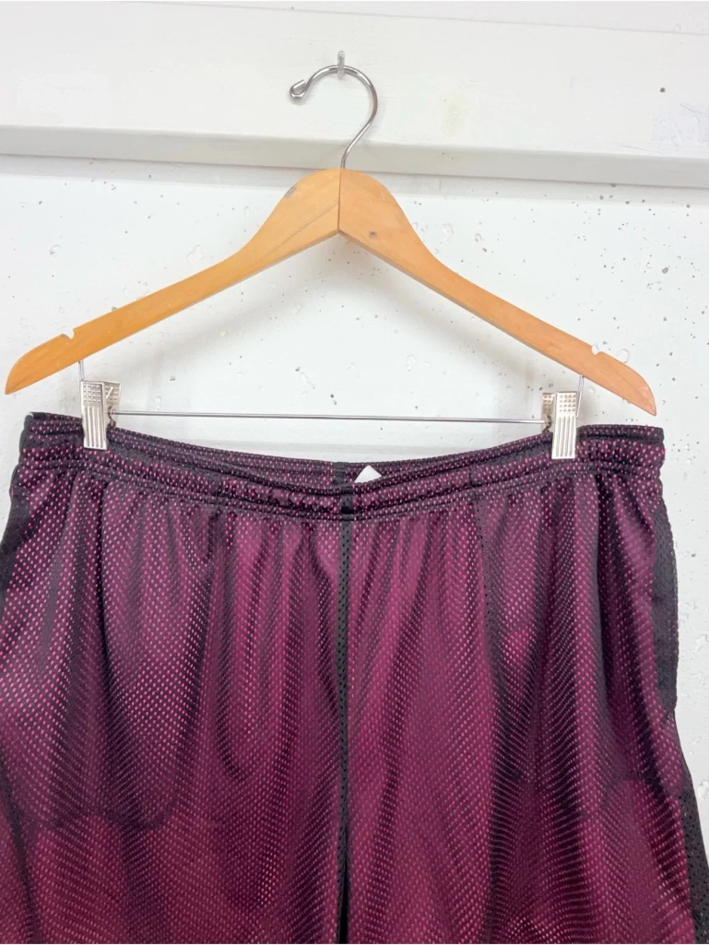 Chubbies Men’s Size 2XL Black & Hot Pink  Mesh Shorts 5.5” Inseam